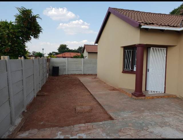 3 BEDROOM HOUSE FOR SALE IN ORCHARDS